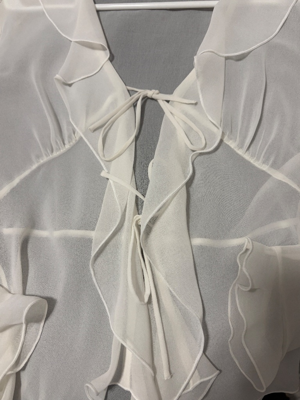 LIKE NEW! Women's Aritzia Wilfred Frenchie Cream Tie Chiffon Blouse-XS - Picture 6 of 10